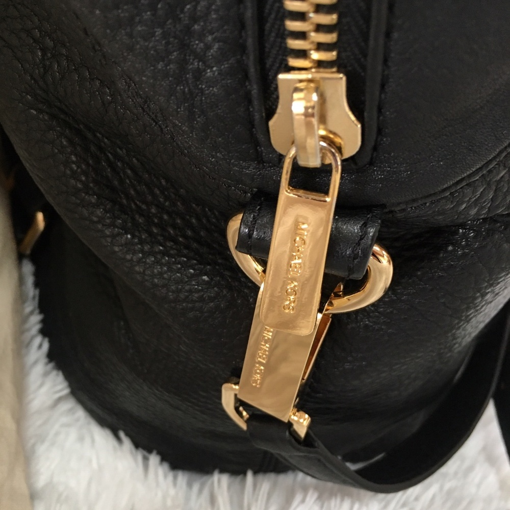 SOLD ON DIFFERENT SITE! Michael Kors Large Handbag - Picture 7 of 8